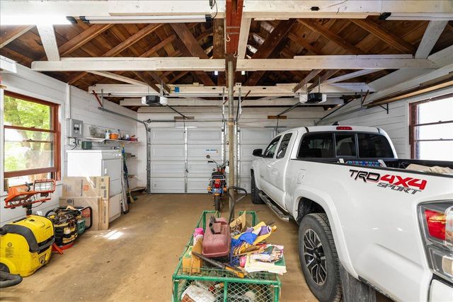 10041 Greenwood Rd, Grass Valley, CA 95945