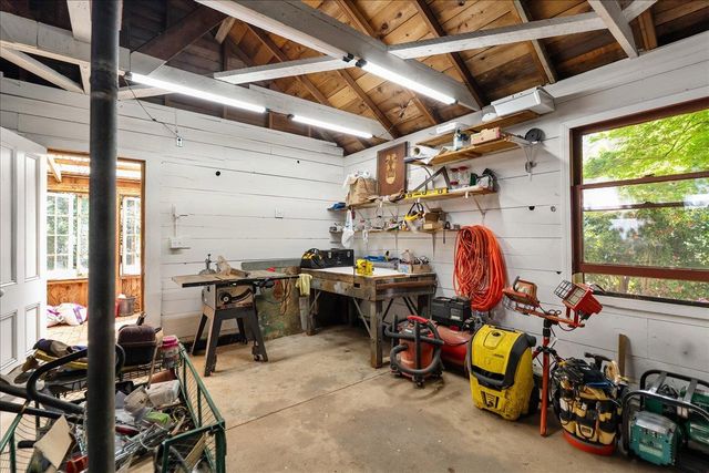 10041 Greenwood Rd, Grass Valley, CA 95945