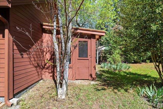 10041 Greenwood Rd, Grass Valley, CA 95945