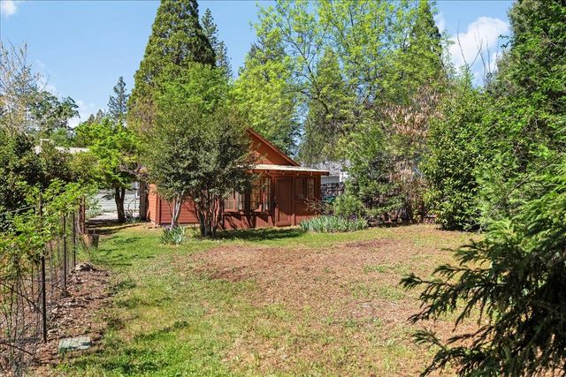10041 Greenwood Rd, Grass Valley, CA 95945