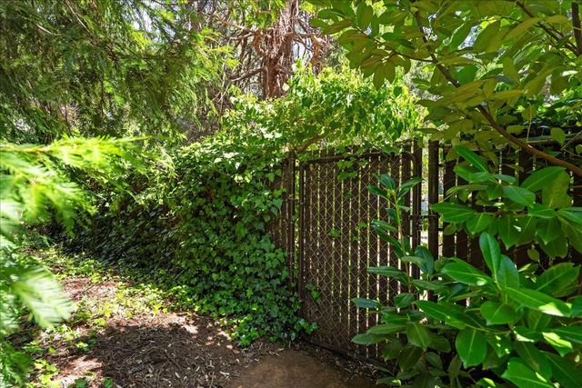 10041 Greenwood Rd, Grass Valley, CA 95945