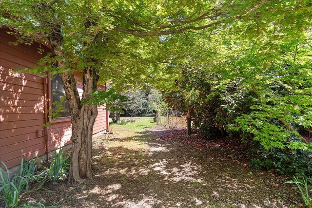 10041 Greenwood Rd, Grass Valley, CA 95945