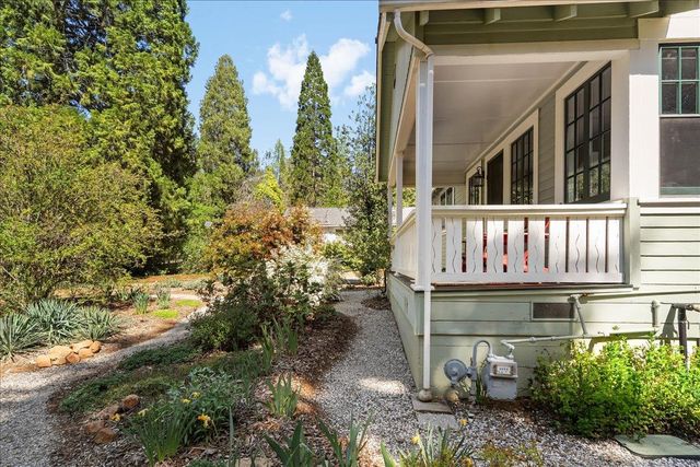10041 Greenwood Rd, Grass Valley, CA 95945