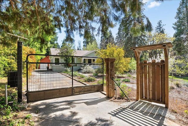10041 Greenwood Rd, Grass Valley, CA 95945