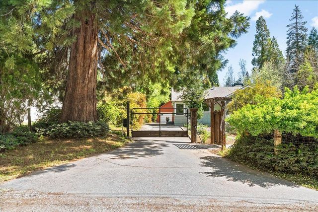 10041 Greenwood Rd, Grass Valley, CA 95945