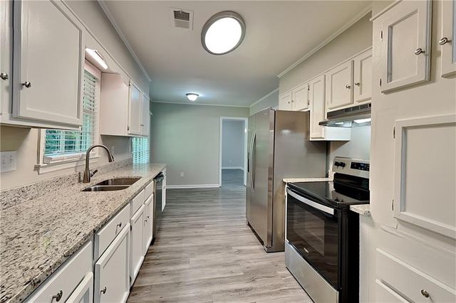 3859 W Clinton Court, Marietta, GA 30062
