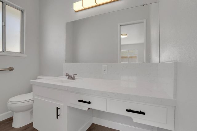 1412 E Glenwood Ave, Turlock, CA 95380