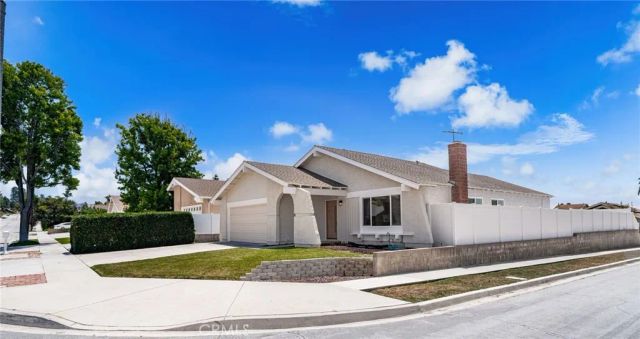 17242 Chicago, Yorba Linda, CA 92886