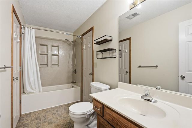 12200 Cherry Street, Kansas City, MO 64145