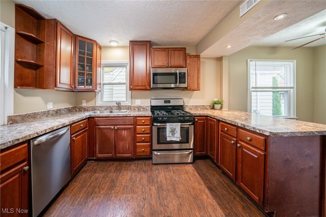 7032 Beresford Avenue, Parma Heights, OH 44130