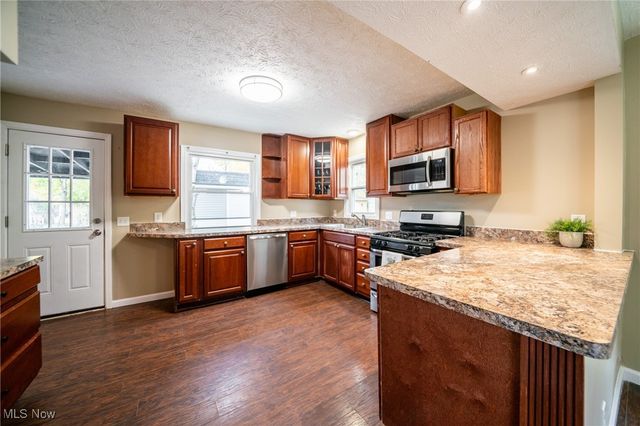 7032 Beresford Avenue, Parma Heights, OH 44130