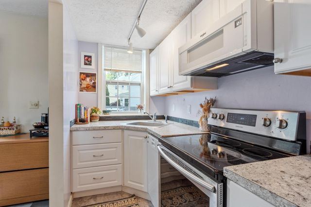 19 Sudbury St 19, Maynard, MA 01754