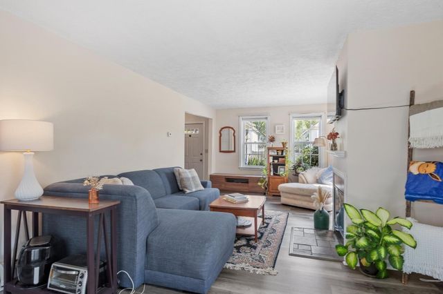 19 Sudbury St 19, Maynard, MA 01754