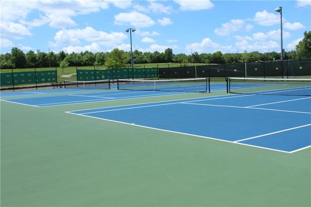 3507 NE Logwood Court, Lee's Summit, MO 64064
