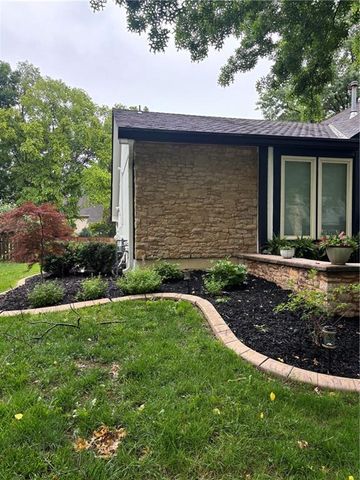 3507 NE Logwood Court, Lee's Summit, MO 64064