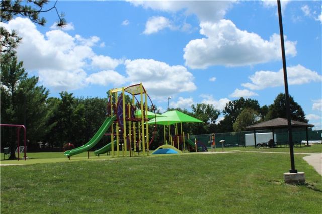 3507 NE Logwood Court, Lee's Summit, MO 64064