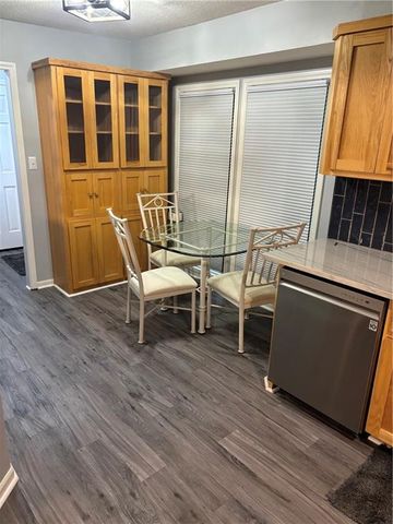 3507 NE Logwood Court, Lee's Summit, MO 64064