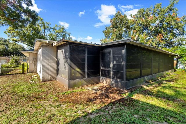 207 W WHEELER ROAD, Seffner, FL 33584