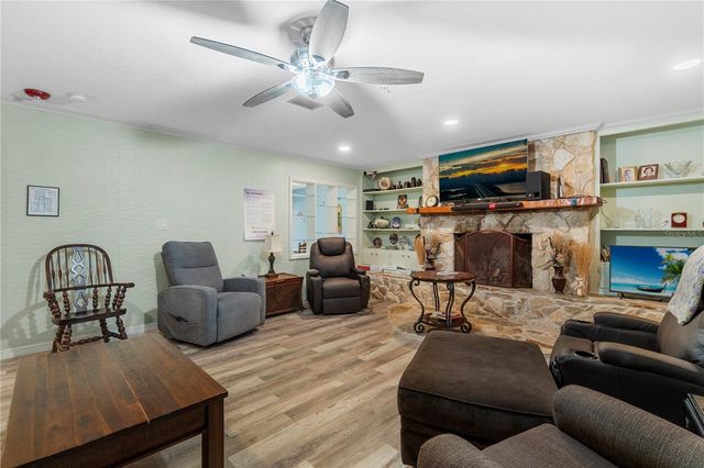 207 W WHEELER ROAD, Seffner, FL 33584