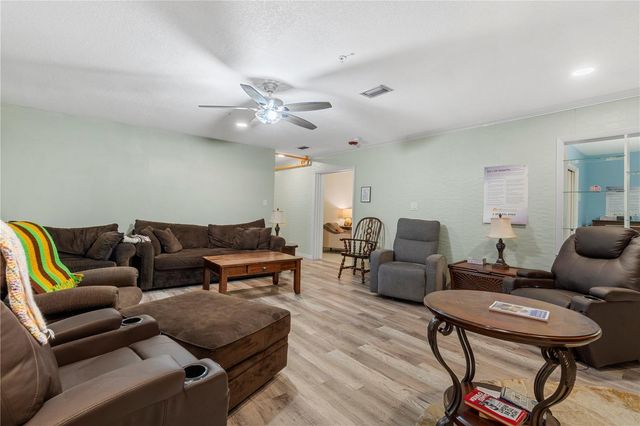 207 W WHEELER ROAD, Seffner, FL 33584