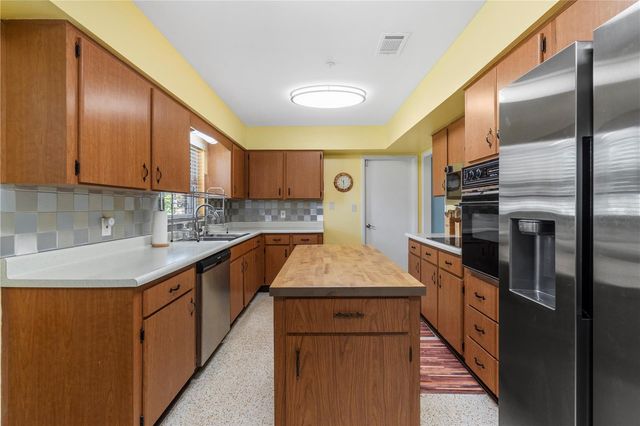 207 W WHEELER ROAD, Seffner, FL 33584