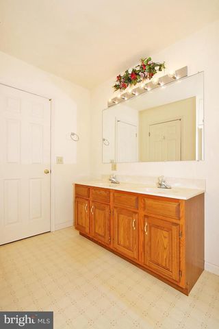 226 ACORN, Lebanon, PA 17042