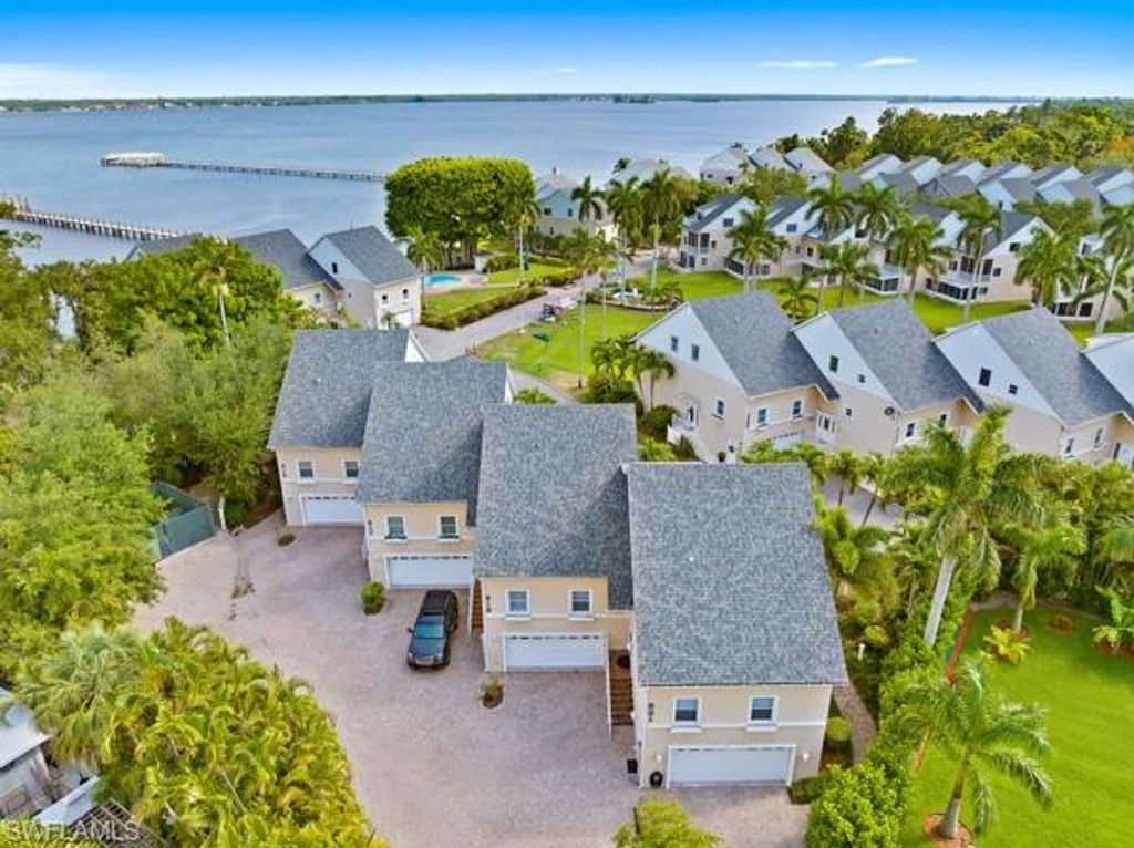 819 James ST, FORT MYERS, FL 33916 — exterior