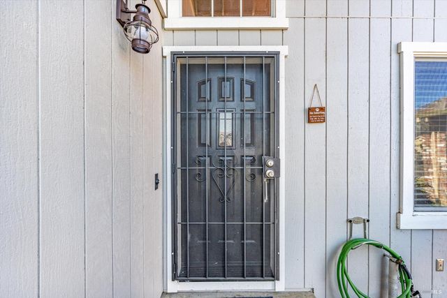 532 Walten Way, Windsor, CA 95492