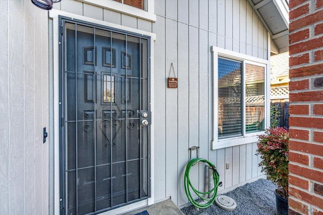 532 Walten Way, Windsor, CA 95492