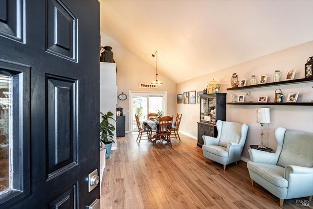 532 Walten Way, Windsor, CA 95492