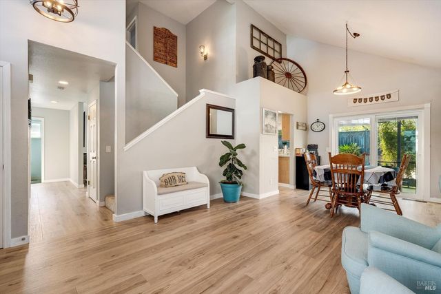 532 Walten Way, Windsor, CA 95492