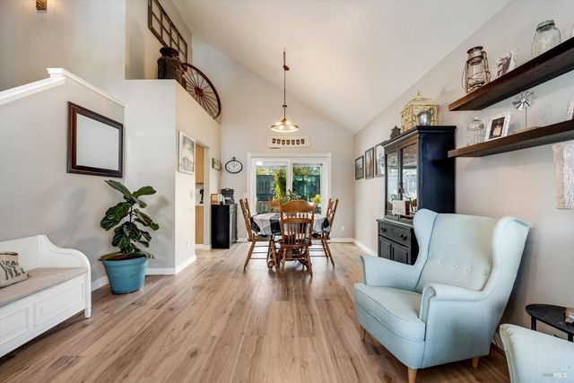 532 Walten Way, Windsor, CA 95492