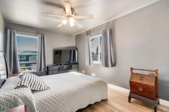 532 Walten Way, Windsor, CA 95492