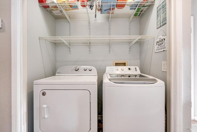 532 Walten Way, Windsor, CA 95492