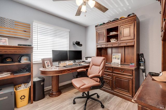 532 Walten Way, Windsor, CA 95492