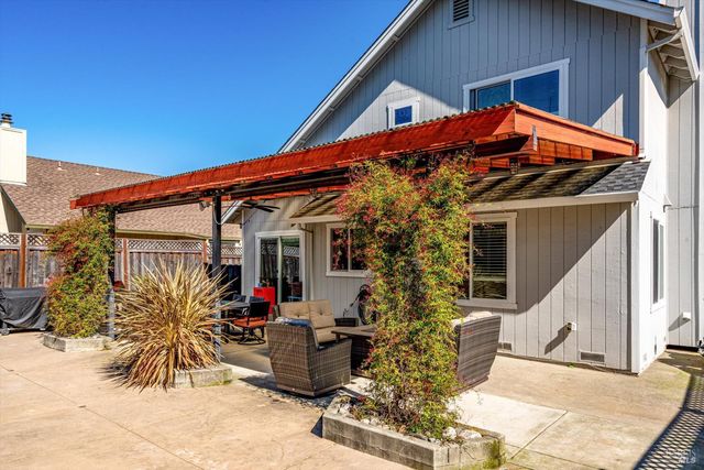 532 Walten Way, Windsor, CA 95492