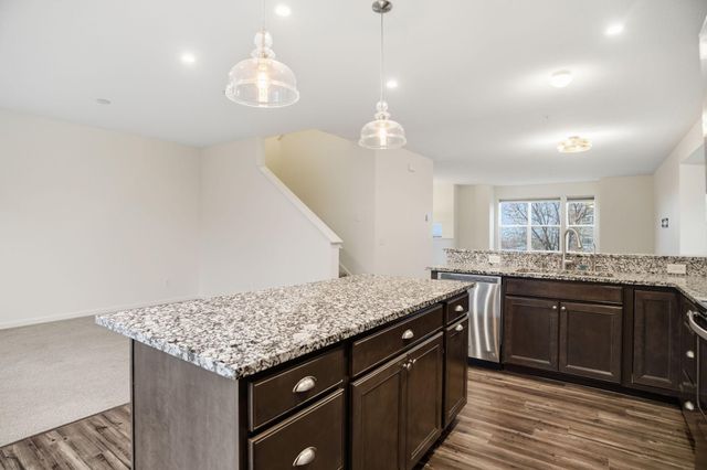 4035 River Valley Way, Eagan, MN 55122