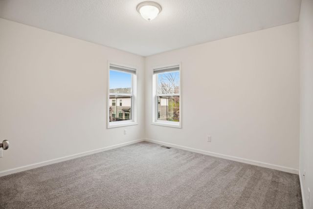 4035 River Valley Way, Eagan, MN 55122