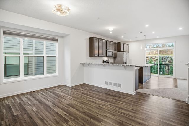 4035 River Valley Way, Eagan, MN 55122