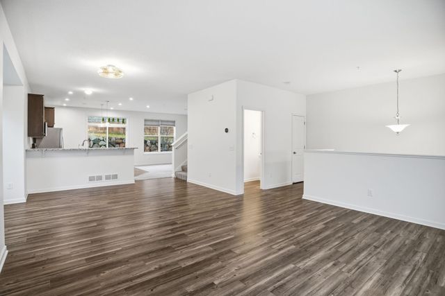 4035 River Valley Way, Eagan, MN 55122