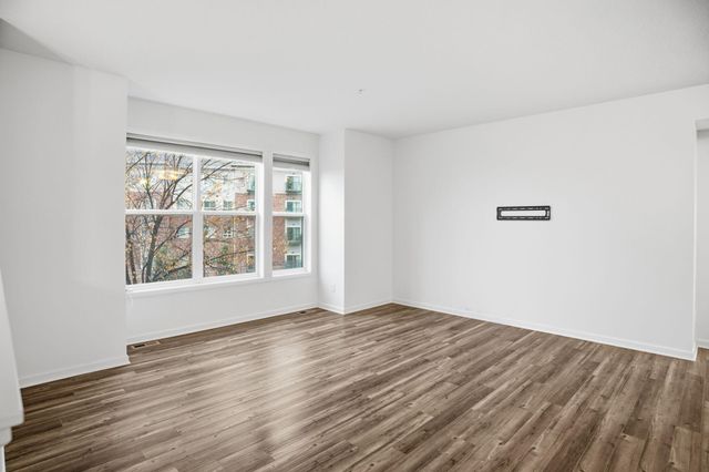 4035 River Valley Way, Eagan, MN 55122