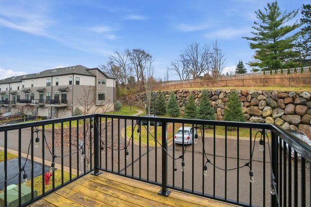 4035 River Valley Way, Eagan, MN 55122