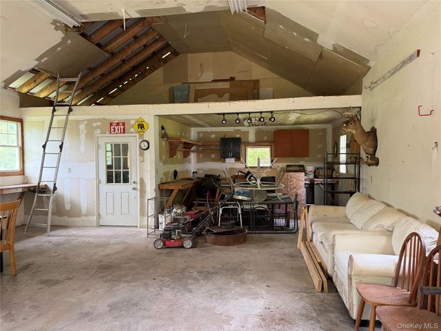 21 Hoffmann Street, Hankins, NY 12741