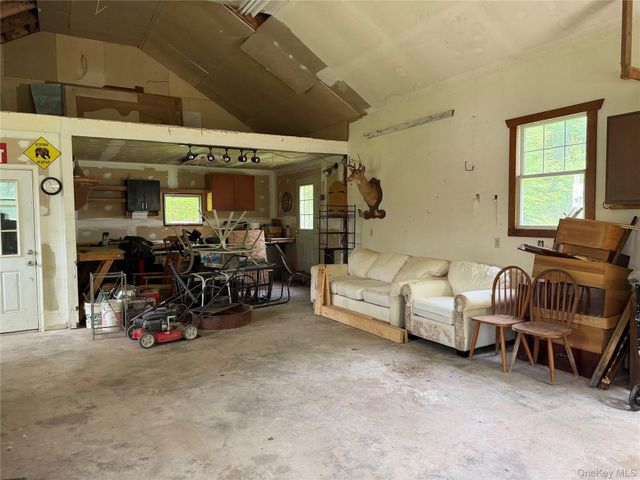 21 Hoffmann Street, Hankins, NY 12741