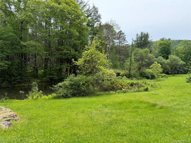 21 Hoffmann Street, Hankins, NY 12741