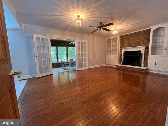 3203 RIVERVIEW DR, Triangle, VA 22172