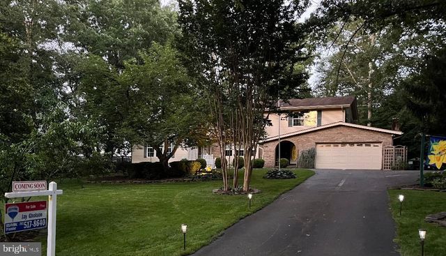 3203 RIVERVIEW DR, Triangle, VA 22172