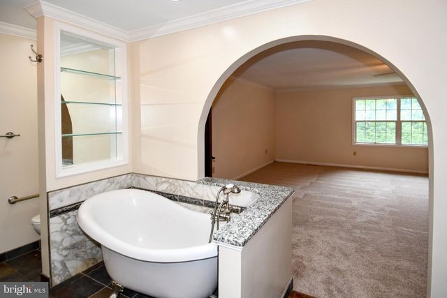 3203 RIVERVIEW DR, Triangle, VA 22172