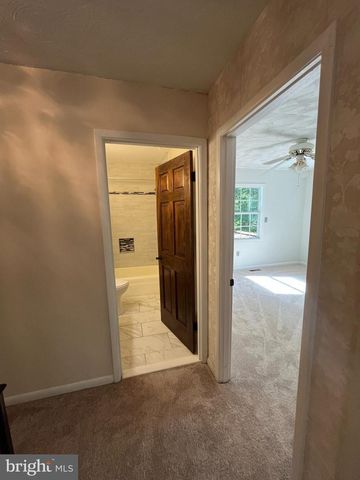 3203 RIVERVIEW DR, Triangle, VA 22172