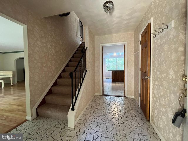 3203 RIVERVIEW DR, Triangle, VA 22172